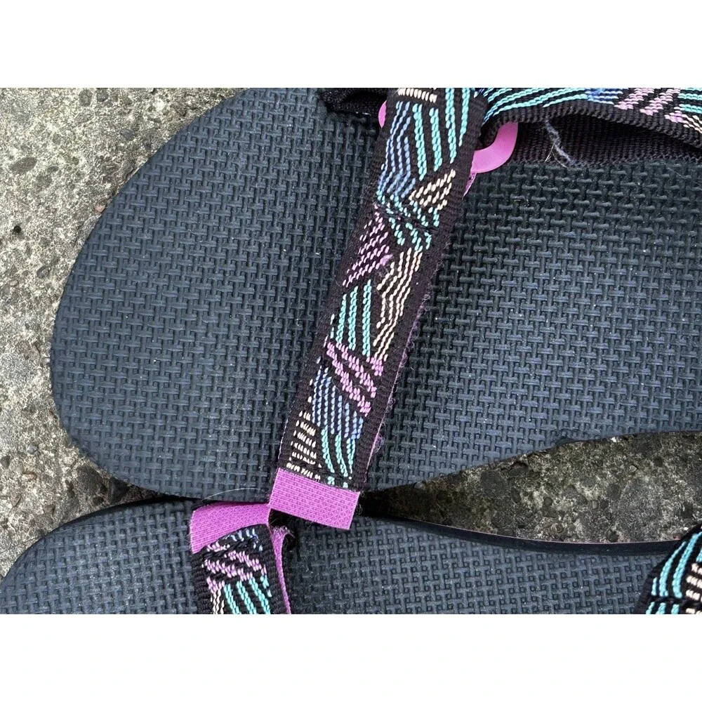 Teva Kid's Original Universal Sandals Size 4 Boomerang Pink Lemonade Print Water